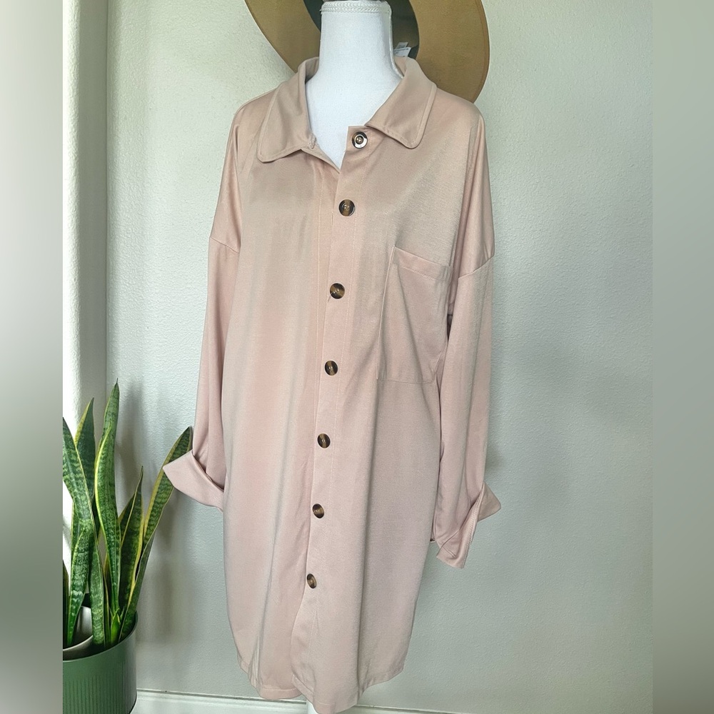 New - Women's Blush Button-Up shirt/tunic - FREE Shorts! - Picture 8 of 11